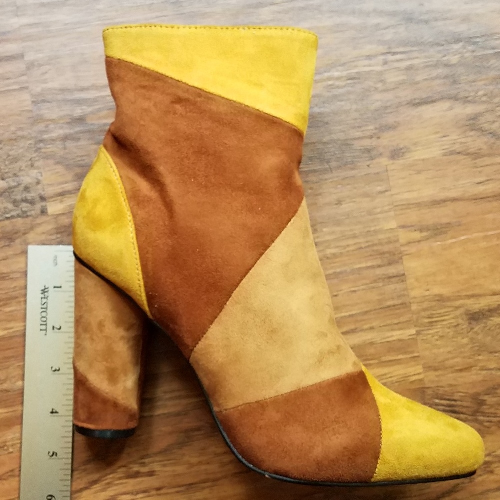 LAST 1! Mustard & Rust Faux Suede Booties Size 5.5 - Picture 4 of 7